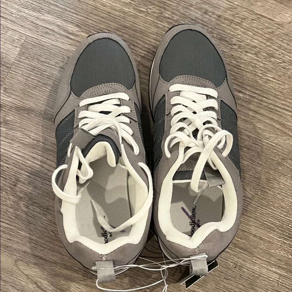 Goodfellow & Co Men's Gray and White Sneakers